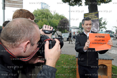 Podczas heppeningu "Zerwijmy lancuch" na Bulwarze Szwedzkim...
