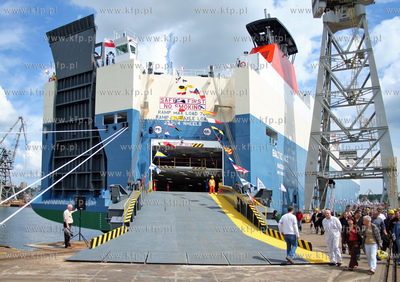 Port Gdynia. Samochodowiec PC/TC Baltic Ace
06.2007
fot....