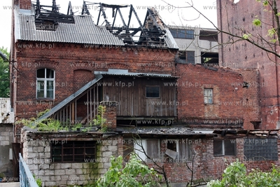 Starogard Gdanski. Zgliszcza zabytkowego mlyna po pozarze....