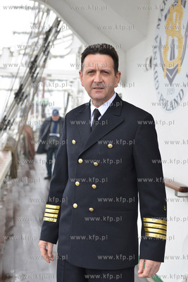 Kpt. Rafal Szymanski został 16 kapitanem Daru Mlodziezy....