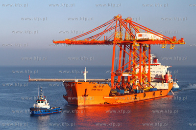 Nowe suwnice dla Baltyckiego Terminalu Kontenerowego...