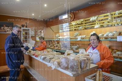 Rumia. Sobota - dzien targowy na rumskim targowisku...