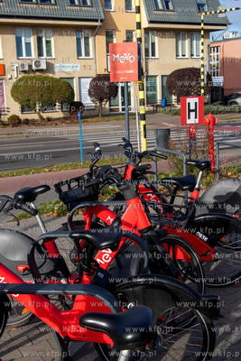 Przystanek Mevo na skrzyżowaniu ulic Armii Krajowej...