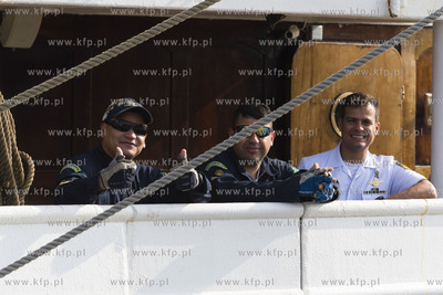 Brazylijska fregata Cisne Branco wpływa do Nabrzeża...
