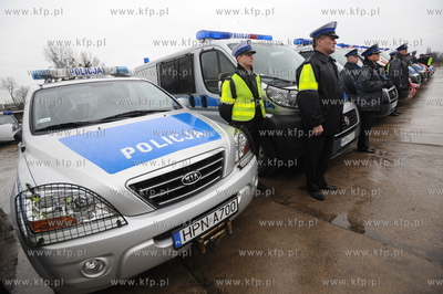 Komenda Miejska Policji w Gdyni. Nz uroczyste przekazanie...
