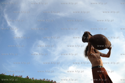 XIII edycja Festiwalu Teatrow Ulicznych FETA. FETA...