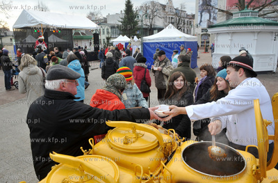 Swiateczne wigilijne spotkanie mieszkancow i wladz...