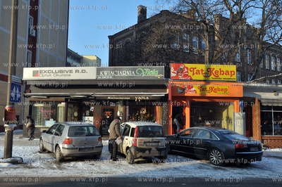 Gdansk - Wrzeszcz. Pawilony uslugowe na ul. Dmowskiego.
03.12.2010
fot....
