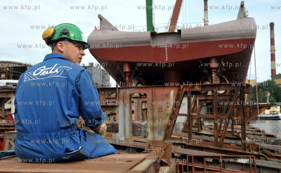 Gdansk. Wodowanie statku Lewek Andes w Remontowej Shipbuilding...