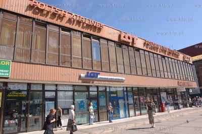 Biurowiec Polskich Lini Lotniczych LOT przy Walach...