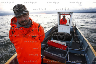 Zalew Wislany. Rybacy z Katow Rybackich Henryk Derkowski...