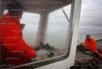 Zalew Wislany. Rybacy z Katow Rybackich Henryk Derkowski...