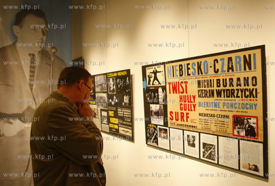 Gdynia. Muzeum Miasta Gdyni . Wystawa zlozona z fragmentow...