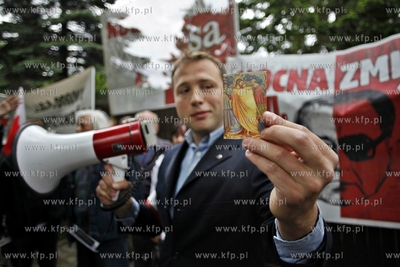 Gdansk. Ul. Polanki. Pikieta czlonkow Klubu Gazety...