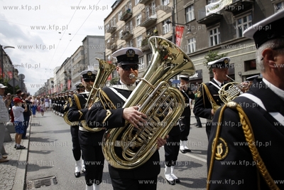 Gdynia. Swieto Marynarki Wojennej. Parada orkiestr...