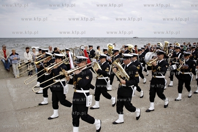 Gdynia. Swieto Marynarki Wojennej. Parada orkiestr...