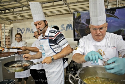 Gdansk, Dlugi Targ. Pomorskie smaki to pokazy przyrzadania...