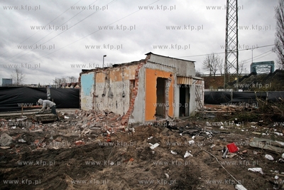 Rozbiorka budynku bylego baru Japa w Gdansku Zaspie.
05.12.2013
fot....