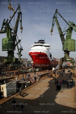 Gdanski oddzial Stoczni Nauta S.A.. Wodowanie kadlubu...