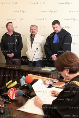 Sad Okregowy w Gdansku odrzucil pozew osmiu osob przeciwko...