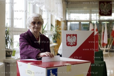 Wybory prezydenckie 2015.   Obwodowa Komisja Wyborcza...