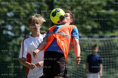 Gdansk Zaspa. Pilkarski turniej dzikich druzyn Do przerwy...