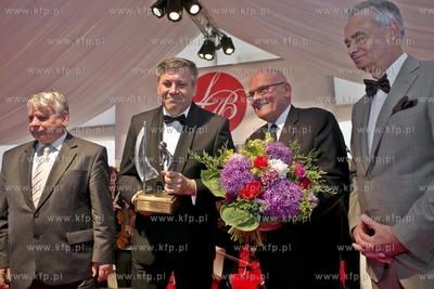Sopot. Grand Hotel. Letnia Gala Biznesu. Nz. wręczenie...