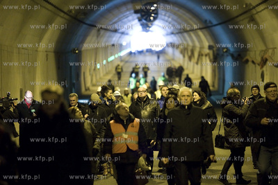 Konferencja prasowa i przejazd zabytkowym autobusem...