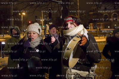Manifestacja rodziców pod budynkiem  Kuratorium Oświaty...