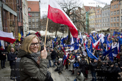 Gdańsk. Długi Targ. Manifestacja jedności z Europą...