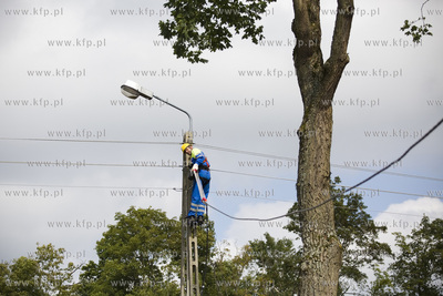 Skutki nawałnicy, która z piątku na sobotę przeszła...
