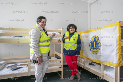 Przekazanie łóżek na wyposażenie zbiorowego punktu...