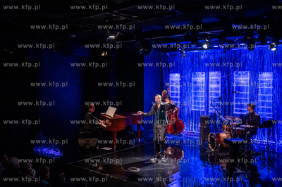 Teatr na Plaży. 60. urodziny Andr  Ochodlo i 30. Lato...