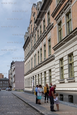 Przekazanie sześciu rodzinom kluczy do nowo wyremontowanej...