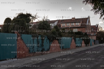 Gdańsk, Wrzeszcz, ul. Lilli Wenedy. Nz. Budynek do...