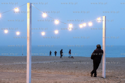 Sopot. Spacerowicze w ostatnim dniu roku. 31.12.2023...