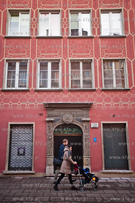 Gdansk. Odremontowane, nowo pomalowane kamieniczki...