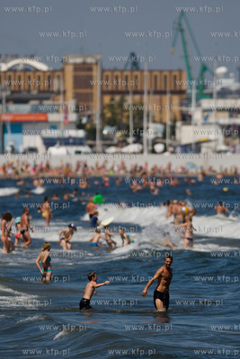 Gdynia. Upalny, sloneczny, wakacyjny dzien na plazy...