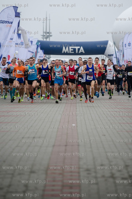 Gdynia. Skwer Kosciuszki. Start Biegu Niepodleglosci....