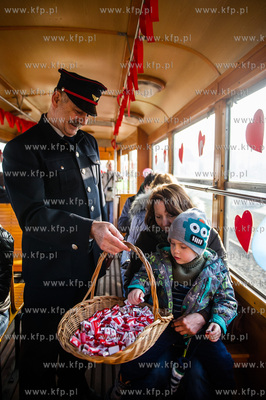 Gdansk. Walentynkowy tramwaj Konstal N z 1952 roku....