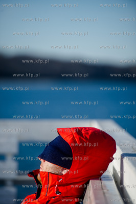 Sloneczne, bardzo cieple, niemal wiosenne, niedzielne...