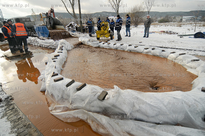 Czyszczonie sieci wodociagowej na odcinku od Stacji...