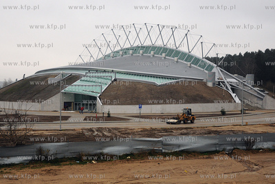 Trwaja prace wykonczeniowe Hali Sportowo - Widowiskowej...