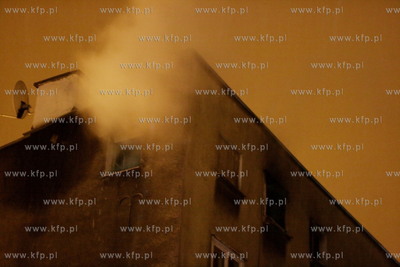 Pozar poddasza uzytkowego kamienicy w Gdansku na Dolnym...