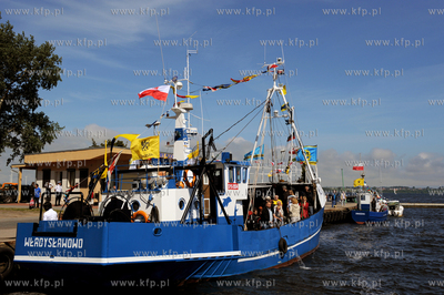 Morska Pielgrzymka Rybakow na lodziach na odpust sw....