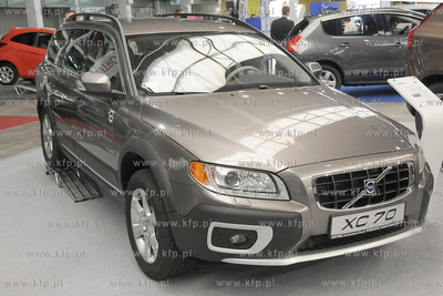 Trojmiejskie Targi Motoryzacyjne w hali wystawienniczej...