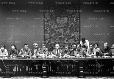 Pierwsze spotkanie delegacji Solidarnosci w Urzedzie...