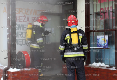 Pozar w sklepie rybnym na Gdanskim osiedlu Morena,...