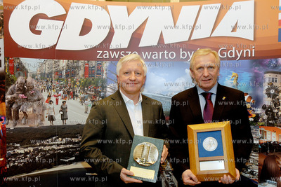 Teatr Muzyczny w Gdyni. Uroczysta sesja Rady Miasta...