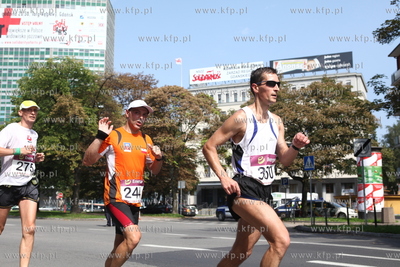 XVI Energa Maraton Solidarnosci NZ Uczestnicy w biegu.15.08.2010...